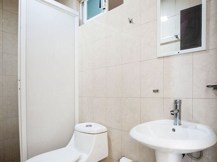 Capital O Hotel Los Caracoles, Acapulco