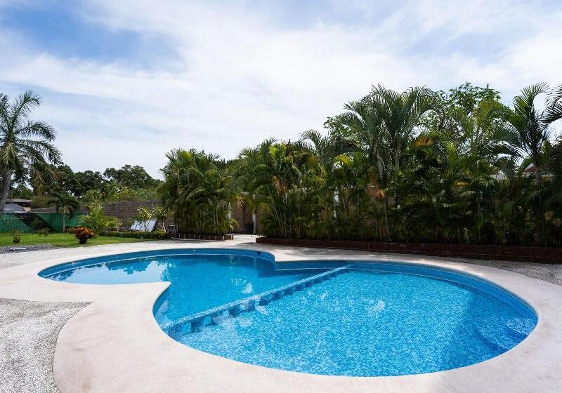 Capital O Hotel Los Caracoles, Acapulco