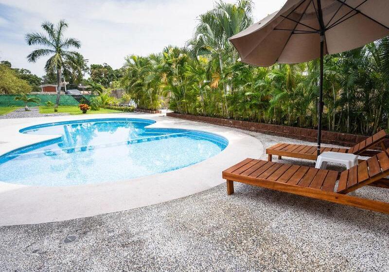 Capital O Hotel Los Caracoles, Acapulco