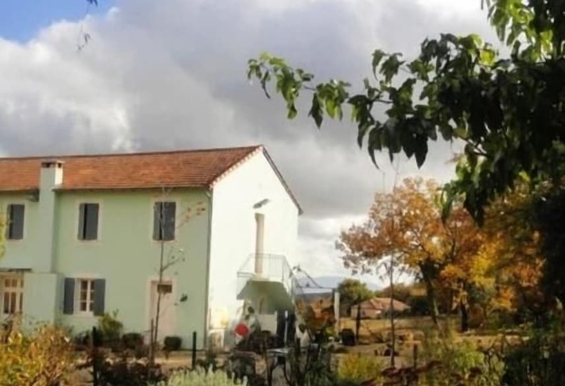 Хостел Les Terres De Saint Hilaire