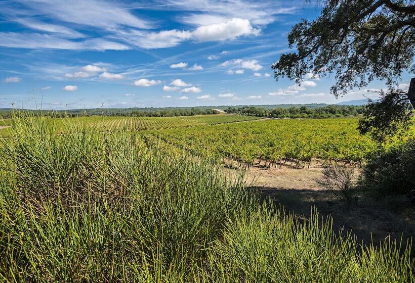 Хостел Les Terres De Saint Hilaire