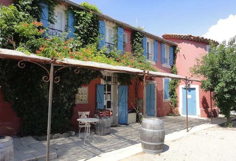 Хостел Les Terres De Saint Hilaire