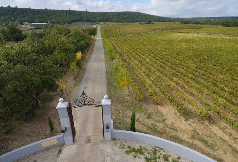 Хостел Les Terres De Saint Hilaire