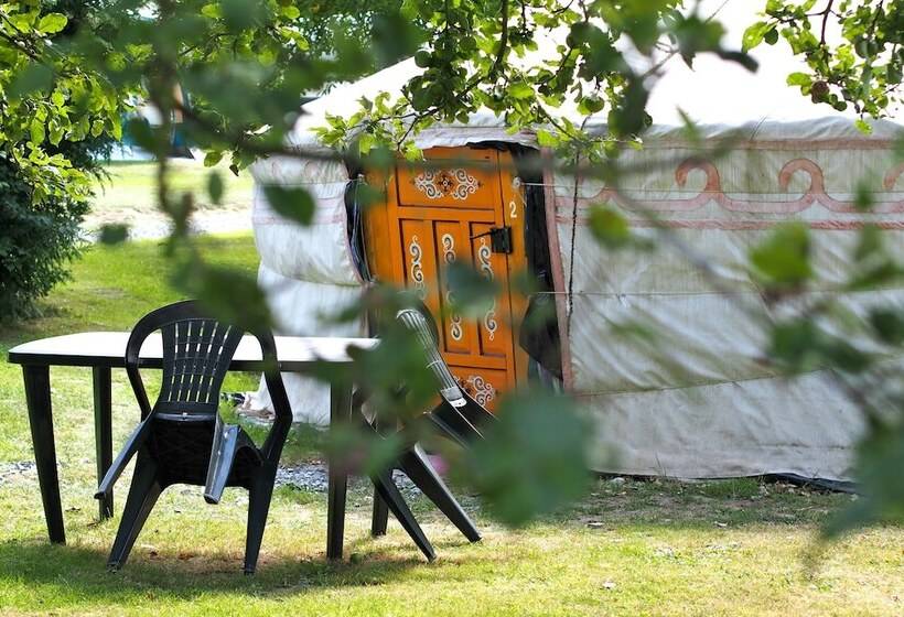 Отель Village De Yourtes