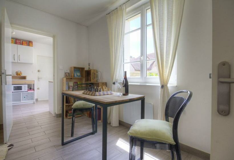 L Escale De Jules Et Lily