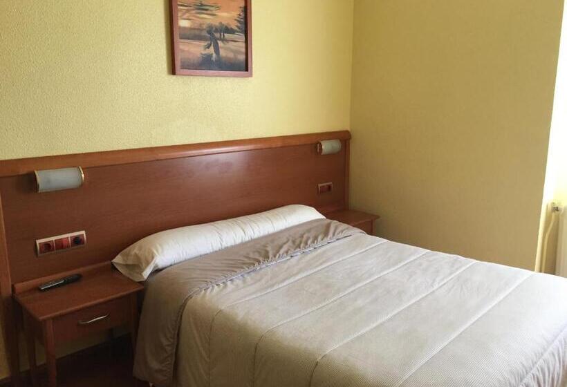 Пансион Hostal Restaurante Iruñako