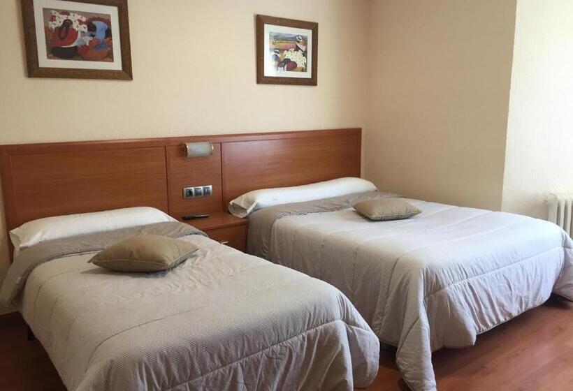 Пансион Hostal Restaurante Iruñako