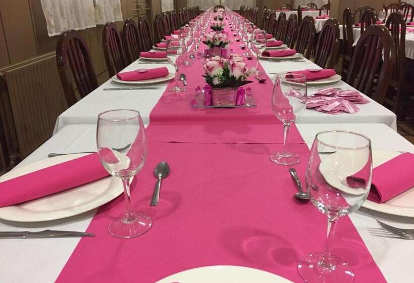 Пансион Hostal Restaurante Iruñako