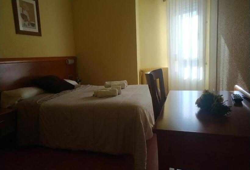 Пансион Hostal Restaurante Iruñako