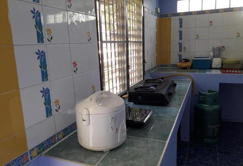 بنسيون Oyo Ban Thassanee