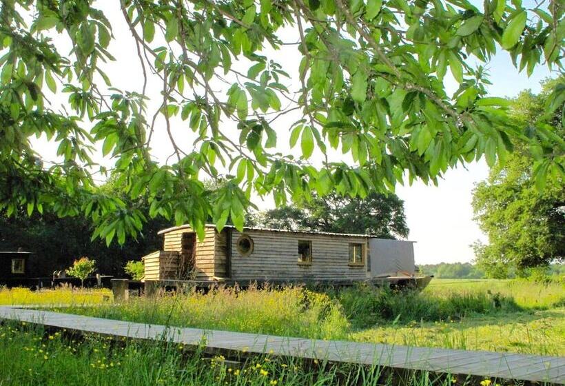 هتل Ecolodges De Loire & Spa