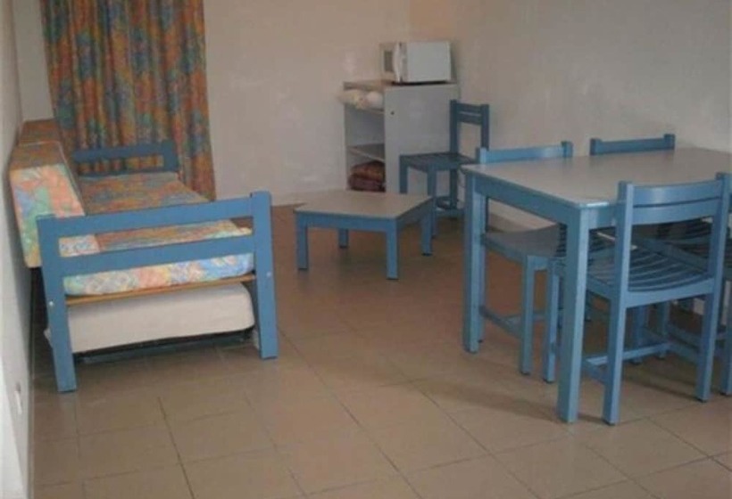 Отель Village Vacances Des Rives Des Corbieres