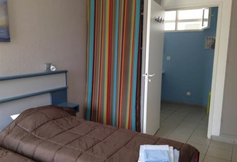 Отель Village Vacances Des Rives Des Corbieres