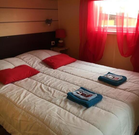 住宿加早餐  Lo Soulenquo à Fonteilles Sur Le Gr 65