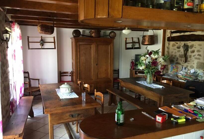 住宿加早餐  Lo Soulenquo à Fonteilles Sur Le Gr 65