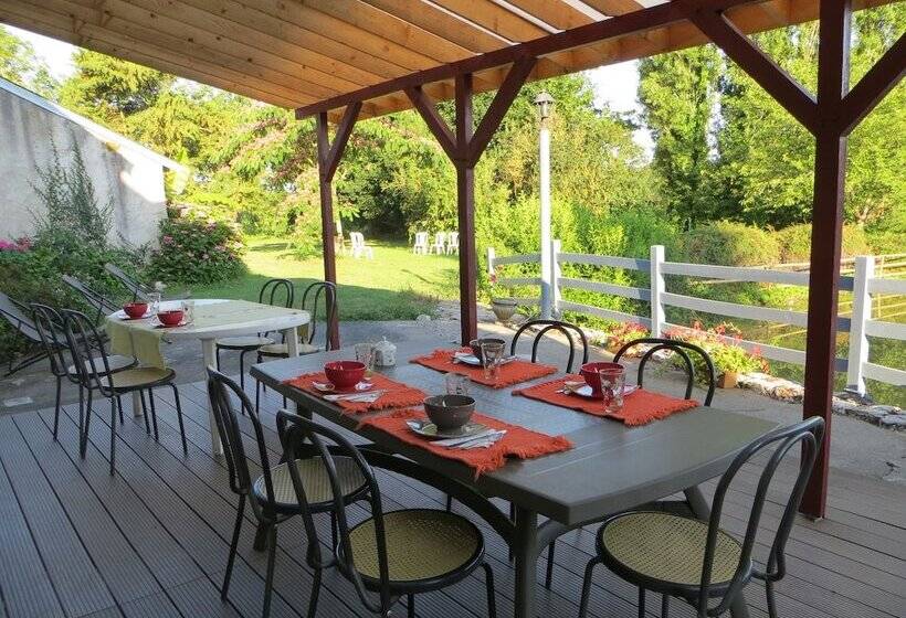 تختخواب و صبحانه La Ferme De L Isle Et Sa Roulotte
