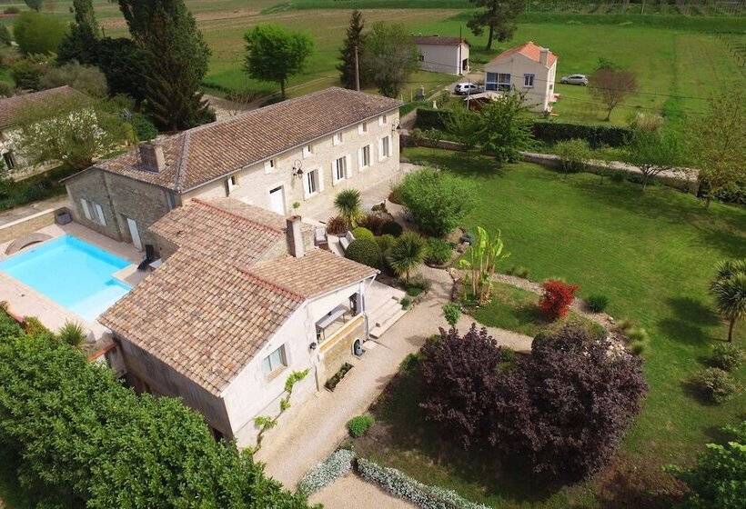 Domaine Des Deux Rivières   B&b