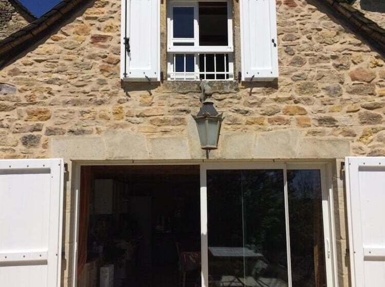 بنسيون La Source Gilhodes