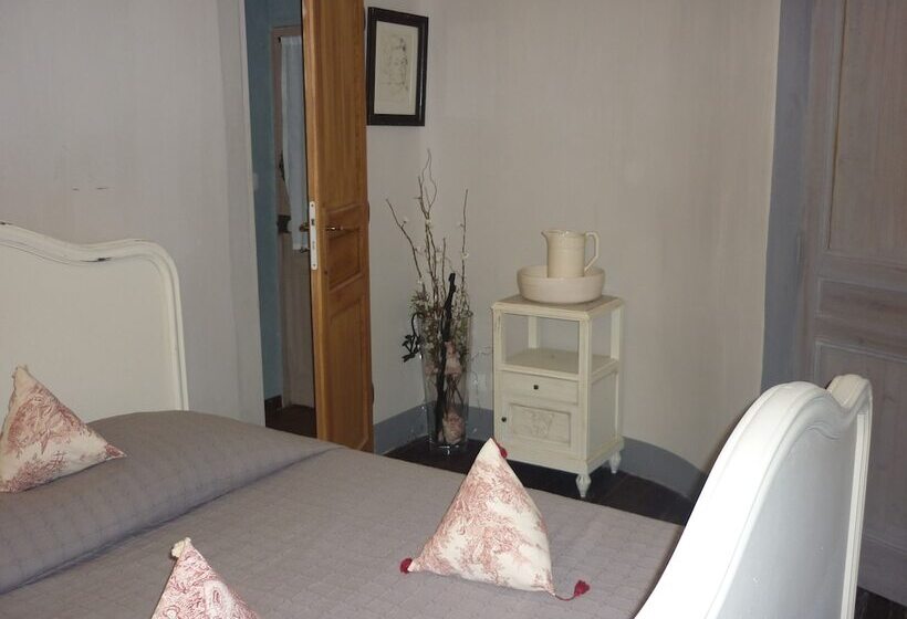 ベッドアンドブレックファースト Chambres D Hôtes   Les Vallées