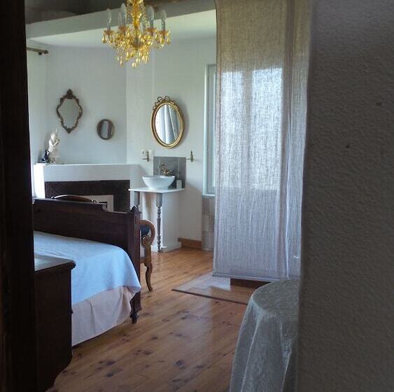 ベッドアンドブレックファースト Chambres D Hôtes   Les Vallées