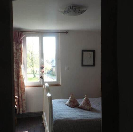 ベッドアンドブレックファースト Chambres D Hôtes   Les Vallées