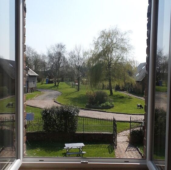 ベッドアンドブレックファースト Chambres D Hôtes   Les Vallées