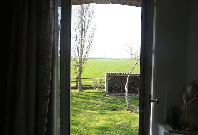 ベッドアンドブレックファースト Chambres D Hôtes   Les Vallées