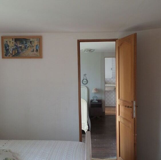 ベッドアンドブレックファースト Chambres D Hôtes   Les Vallées