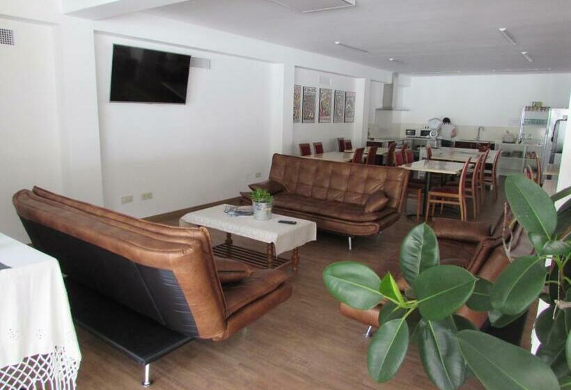 El Albergue Del Montero