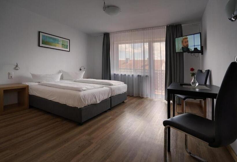 Отель Gasthof Metzgerei Lamm   Benedikt Rückel