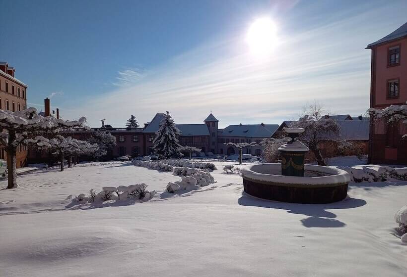 Отель Hôtellerie Du Couvent