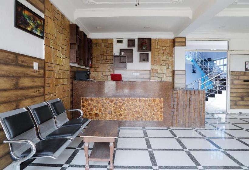 Отель Capital O  Sobo Central