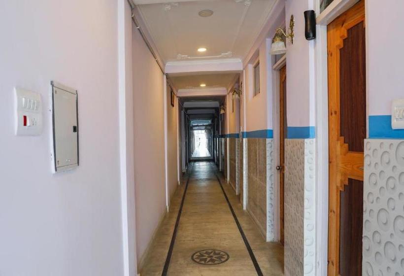 Отель Capital O  Sobo Central