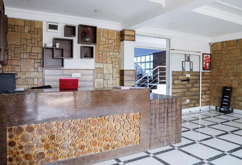 Отель Capital O  Sobo Central