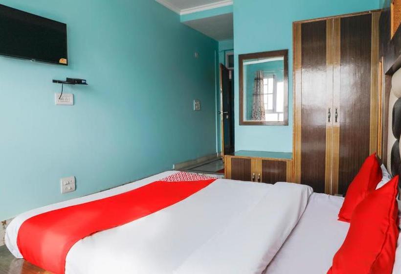 Отель Capital O  Sobo Central