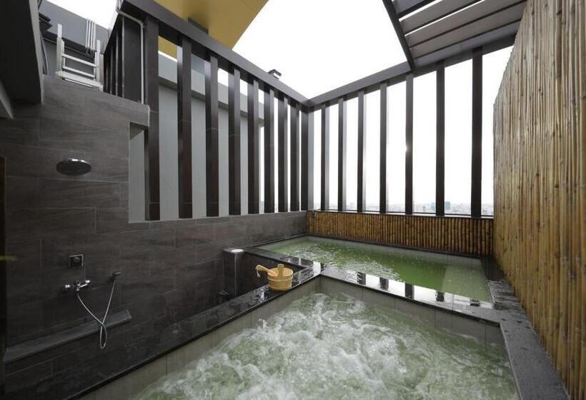 The View Serviced Residence 豪景日式酒店公寓