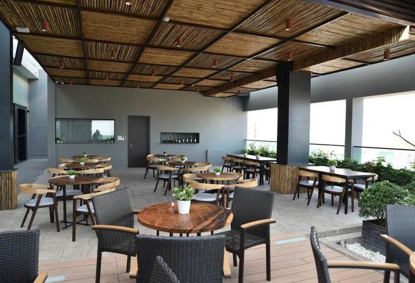 The View Serviced Residence 豪景日式酒店公寓