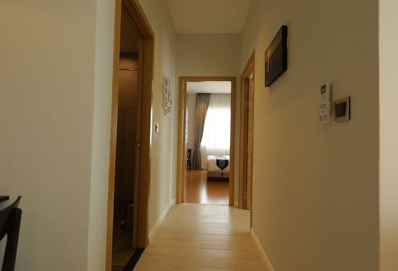 The View Serviced Residence 豪景日式酒店公寓