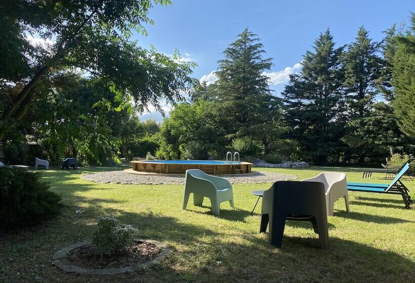 Пансион Gîte Le Papillon Le Cocon De Curson