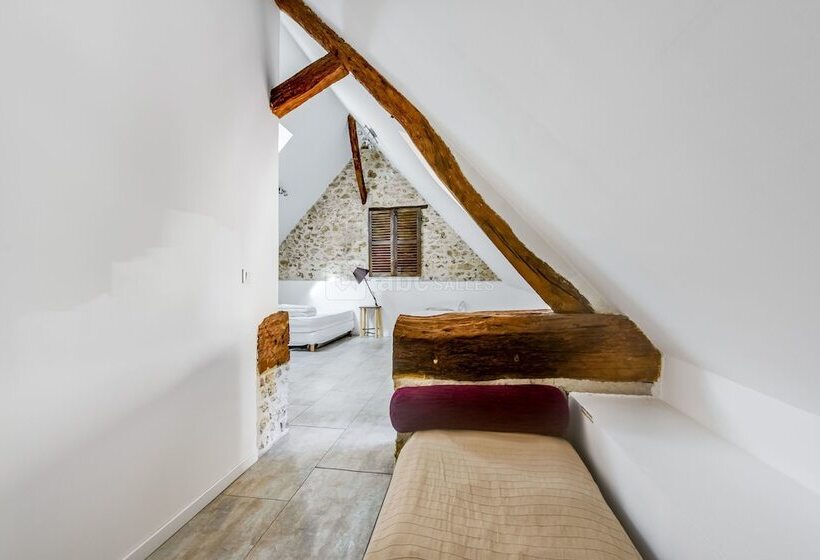 بنسيون Domaine De La Geneste