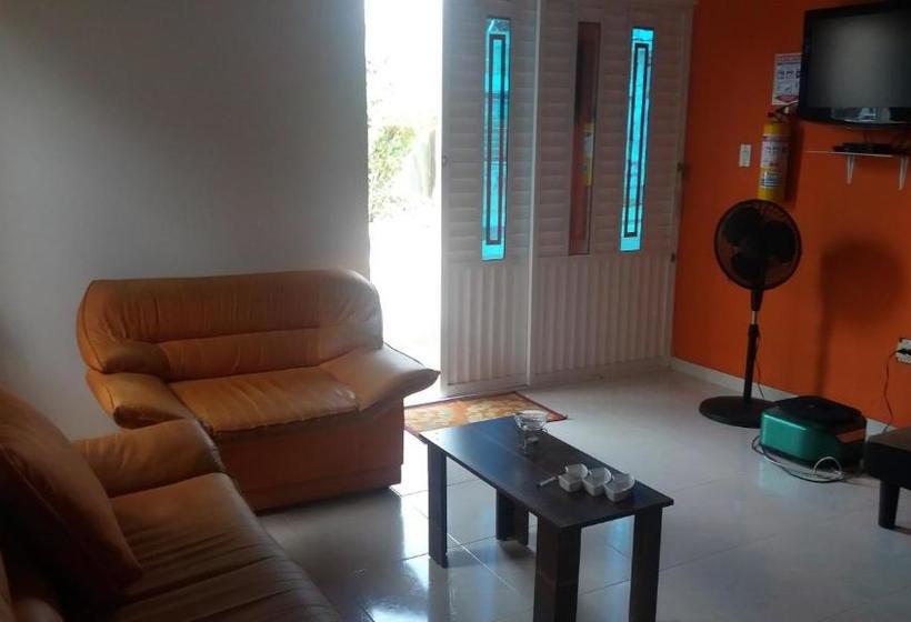 پانسیون Ludisa House