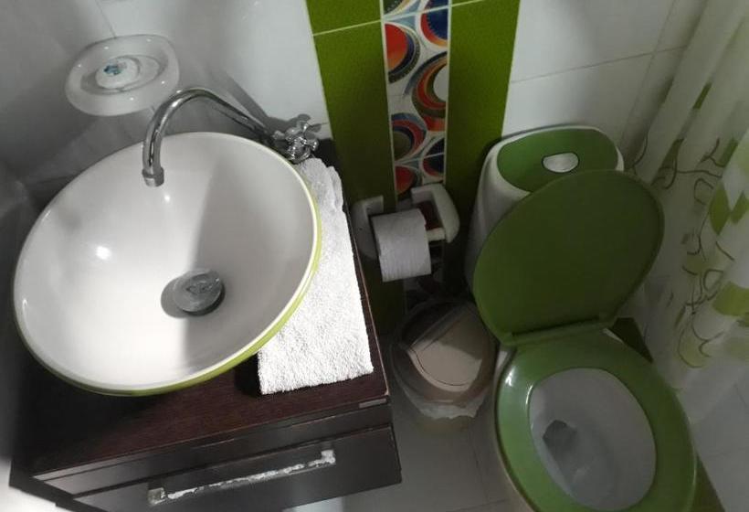 ペンション Ludisa House