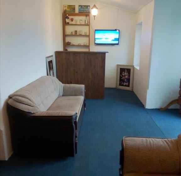 Пансион Zion White House