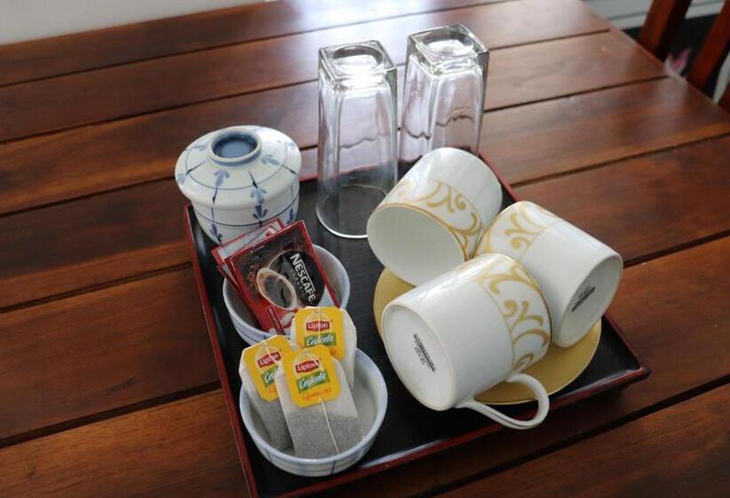 Пансион Zion White House