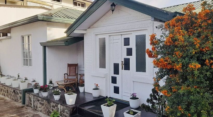 Пансион Zion White House