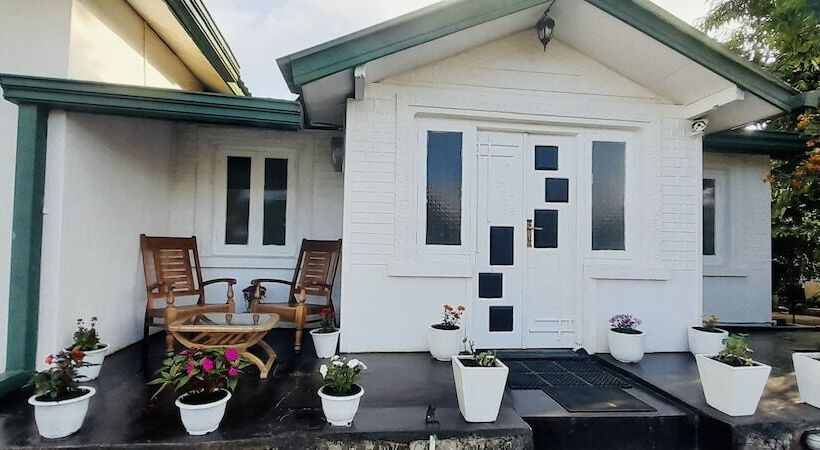 Пансион Zion White House