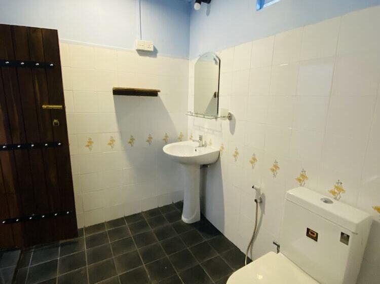 Пансион Zion White House