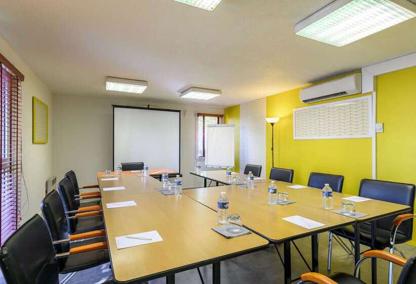 Comfort Hotel Orleans Saran