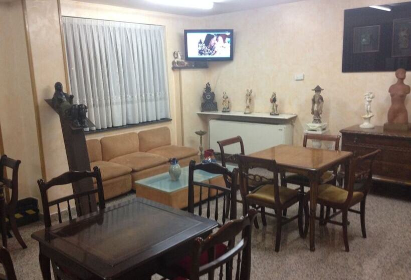 Hostal Juan Xxiii   Madrid Norte