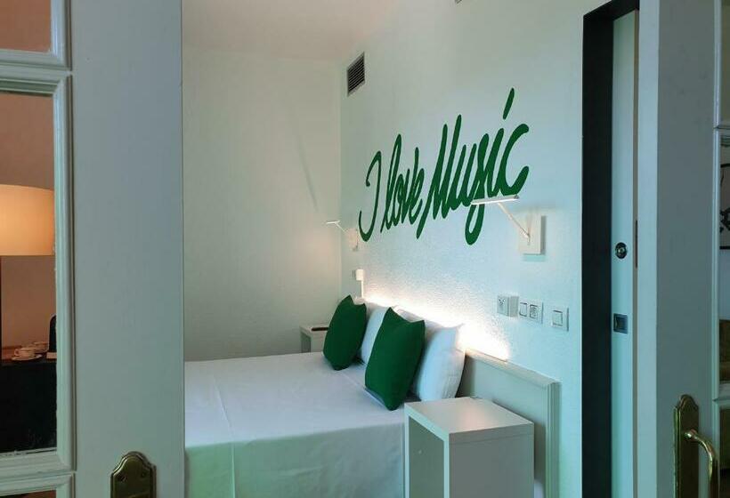 酒店 Lloret Vibe Affiliated by FERGUS